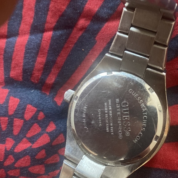 Guess watch - Picture 3 of 3